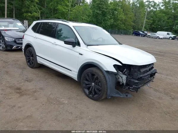 3VV2B7AX3MM043999 2021 VOLKSWAGEN TIGUAN - Image 1
