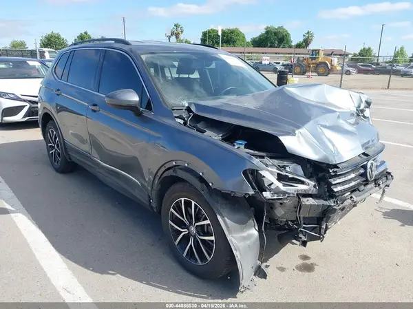 3VV2B7AX3MM049933 2021 VOLKSWAGEN TIGUAN - Image 1