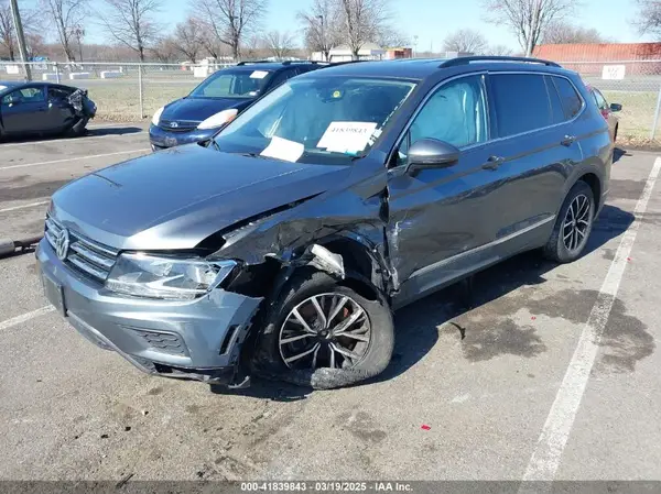 3VV2B7AX3MM116529 2021 VOLKSWAGEN TIGUAN - Image 2