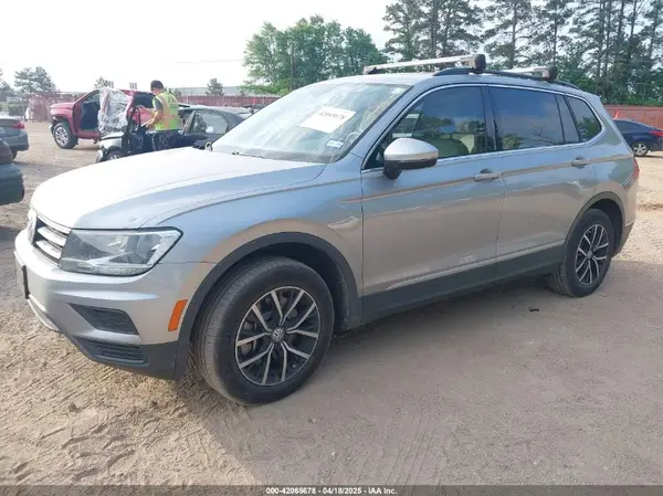 3VV2B7AX3MM139910 2021 VOLKSWAGEN TIGUAN - Image 2