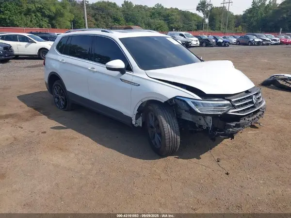 3VV2B7AX3NM165053 2022 VOLKSWAGEN TIGUAN - Image 1