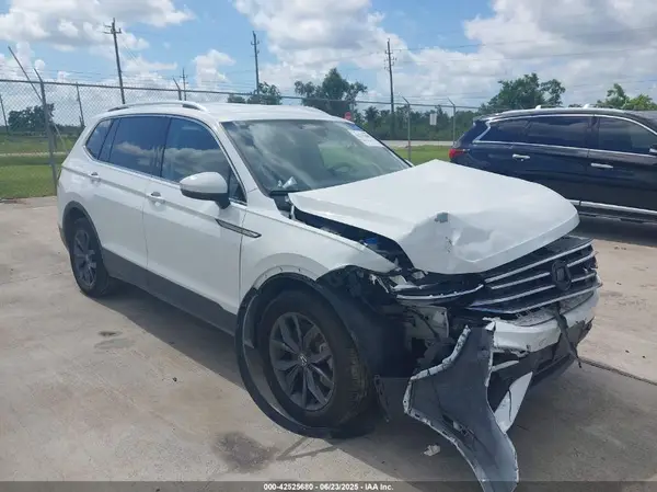 3VV2B7AX3RM032119 2024 VOLKSWAGEN TIGUAN - Image 1