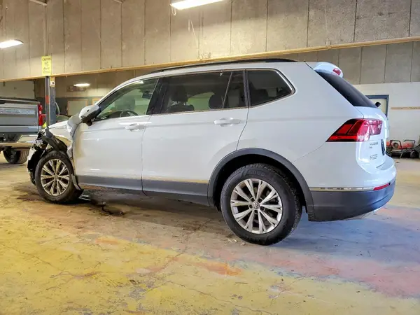 3VV2B7AX4JM001031 2018 VOLKSWAGEN TIGUAN - Image 2