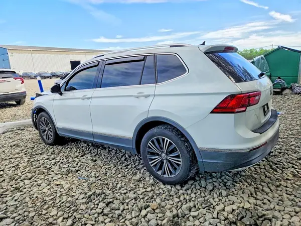 3VV2B7AX4JM003085 2018 VOLKSWAGEN TIGUAN - Image 2