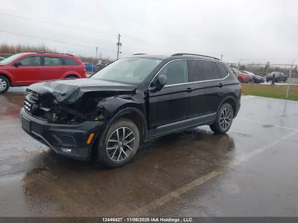 3VV2B7AX4JM008836 2018 VOLKSWAGEN TIGUAN - Image 2