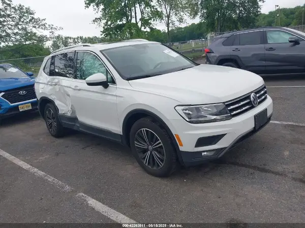 3VV2B7AX4JM012840 2018 VOLKSWAGEN TIGUAN - Image 1