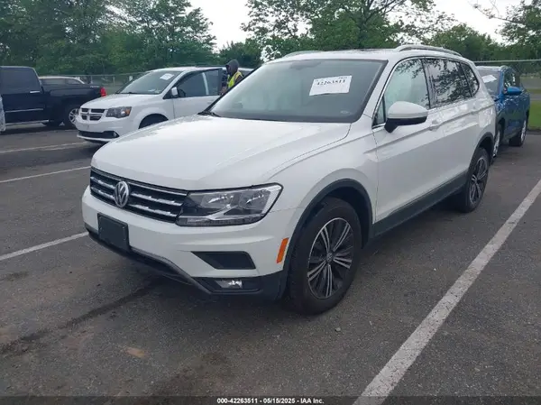 3VV2B7AX4JM012840 2018 VOLKSWAGEN TIGUAN - Image 2