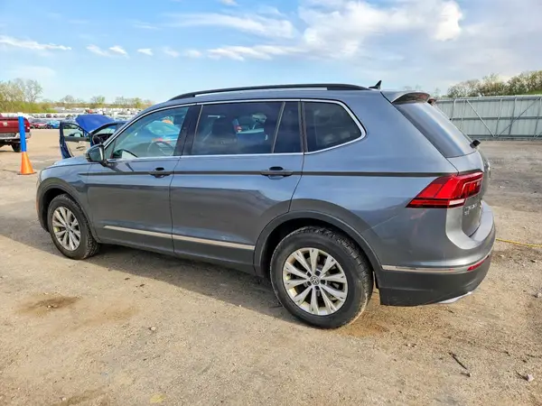 3VV2B7AX4JM026947 2018 VOLKSWAGEN TIGUAN - Image 2