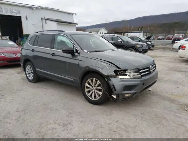 3VV2B7AX4JM036264 2018 VOLKSWAGEN TIGUAN - Image 1