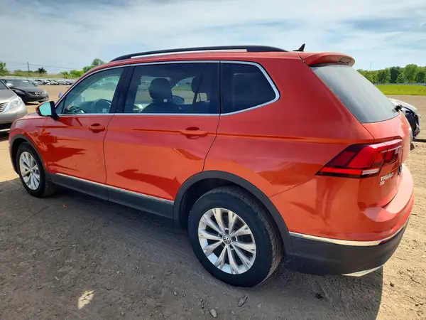 3VV2B7AX4JM054084 2018 VOLKSWAGEN TIGUAN - Image 2