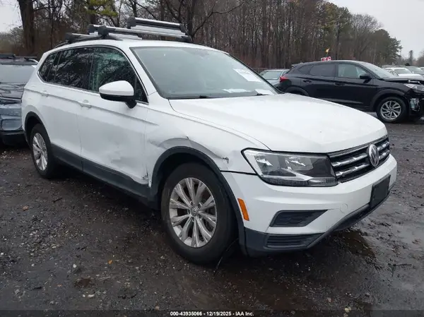 3VV2B7AX4JM056868 2018 VOLKSWAGEN TIGUAN - Image 1