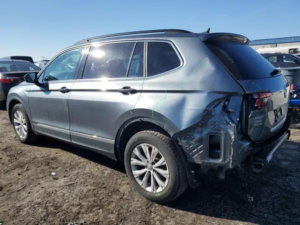 3VV2B7AX4JM112081 2018 VOLKSWAGEN TIGUAN - Image 2