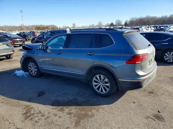 3VV2B7AX4JM113621 2018 VOLKSWAGEN TIGUAN - Image 2