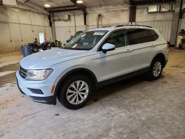 3VV2B7AX4JM114140 2018 VOLKSWAGEN TIGUAN - Image 1