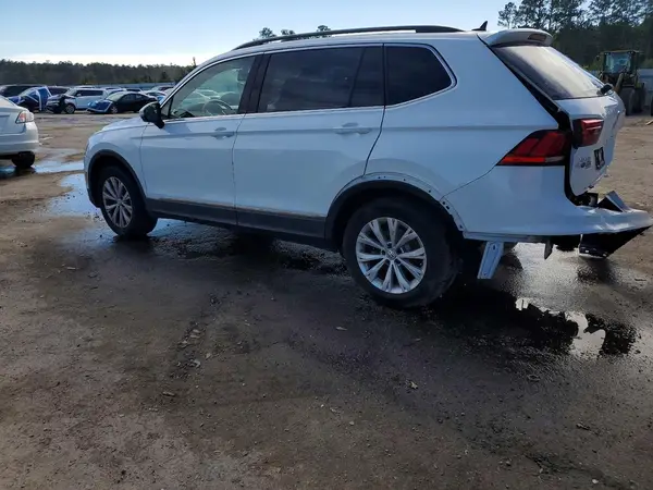 3VV2B7AX4JM115708 2018 VOLKSWAGEN TIGUAN - Image 2
