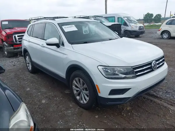3VV2B7AX4JM119600 2018 VOLKSWAGEN TIGUAN - Image 1