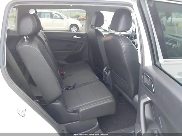 3VV2B7AX4JM119600 2018 VOLKSWAGEN TIGUAN - Image 8