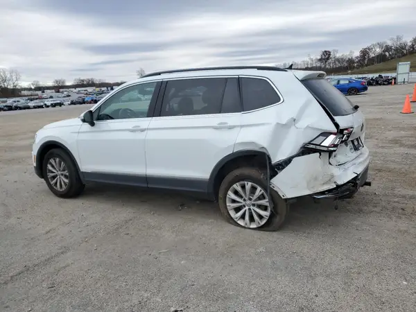 3VV2B7AX4JM138647 2018 VOLKSWAGEN TIGUAN - Image 2