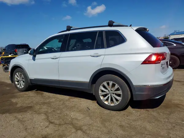 3VV2B7AX4JM153424 2018 VOLKSWAGEN TIGUAN - Image 2