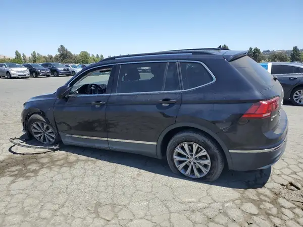 3VV2B7AX4JM153956 2018 VOLKSWAGEN TIGUAN - Image 2