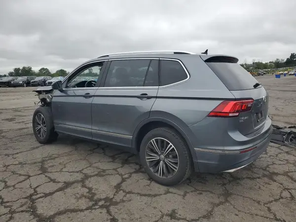 3VV2B7AX4JM161930 2018 VOLKSWAGEN TIGUAN - Image 2