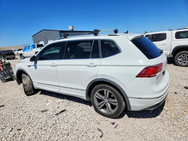 3VV2B7AX4JM163533 2018 VOLKSWAGEN TIGUAN - Image 2