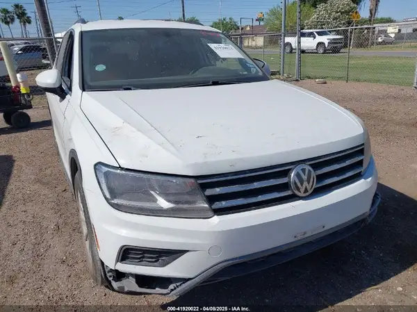 3VV2B7AX4JM163970 2018 VOLKSWAGEN TIGUAN - Image 1