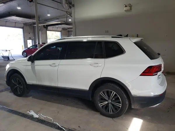 3VV2B7AX4JM184737 2018 VOLKSWAGEN TIGUAN - Image 2