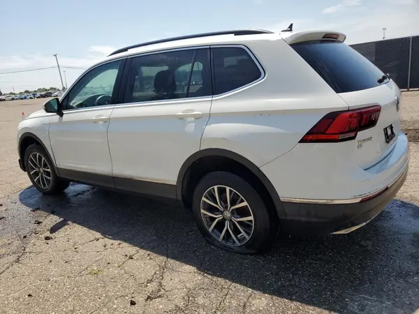 3VV2B7AX4JM199917 2018 VOLKSWAGEN TIGUAN - Image 2