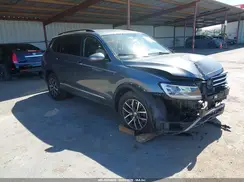 3VV2B7AX4JM204808 2018 VOLKSWAGEN TIGUAN