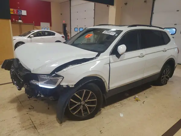 3VV2B7AX4JM205263 2018 VOLKSWAGEN TIGUAN - Image 1