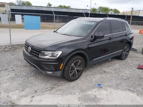 3VV2B7AX4JM214545 2018 VOLKSWAGEN TIGUAN - Image 2