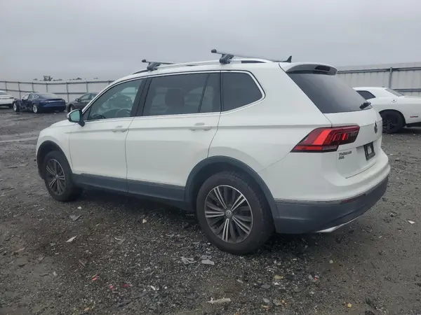 3VV2B7AX4JM214559 2018 VOLKSWAGEN TIGUAN - Image 2