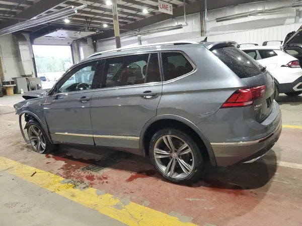 3VV2B7AX4JM218059 2018 VOLKSWAGEN TIGUAN - Image 2