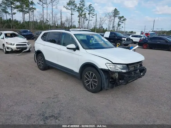 3VV2B7AX4KM010071 2019 VOLKSWAGEN TIGUAN - Image 1