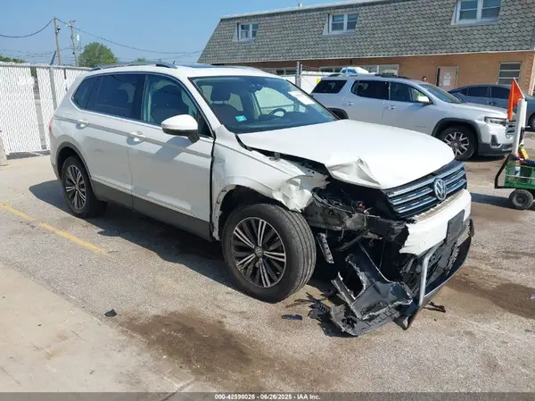 3VV2B7AX4KM125544 2019 VOLKSWAGEN TIGUAN - Image 1