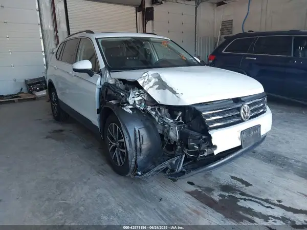 3VV2B7AX4KM194301 2019 VOLKSWAGEN TIGUAN - Image 1