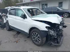 3VV2B7AX4KM196775 2019 VOLKSWAGEN TIGUAN