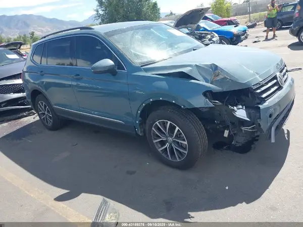 3VV2B7AX4LM064018 2020 VOLKSWAGEN TIGUAN - Image 1