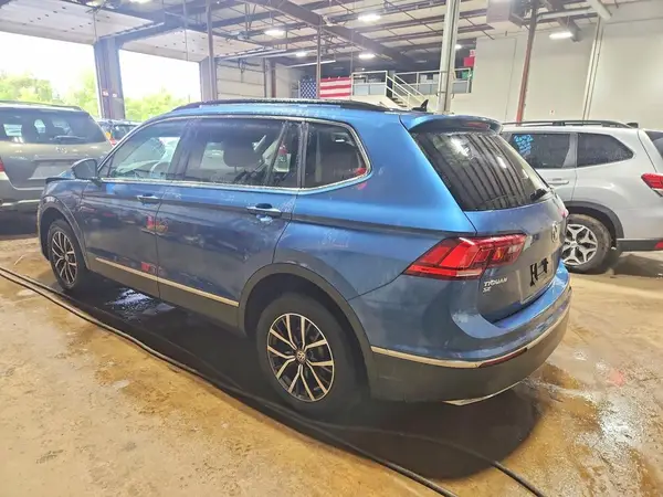 3VV2B7AX4LM180383 2020 VOLKSWAGEN TIGUAN - Image 2