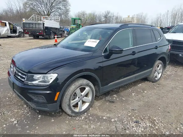 3VV2B7AX4MM050282 2021 VOLKSWAGEN TIGUAN - Image 2