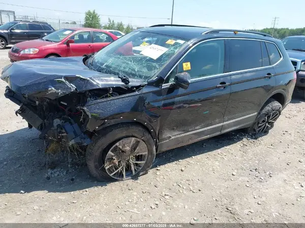 3VV2B7AX4MM116443 2021 VOLKSWAGEN TIGUAN - Image 2