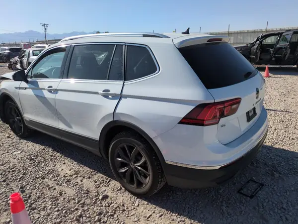 3VV2B7AX4NM049103 2022 VOLKSWAGEN TIGUAN - Image 2