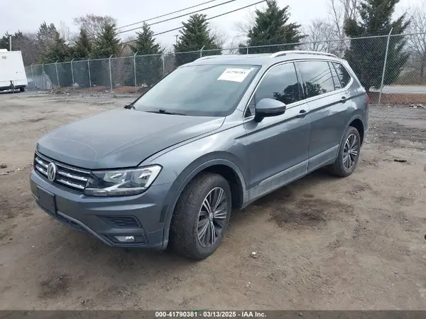 3VV2B7AX5JM037214 2018 VOLKSWAGEN TIGUAN - Image 2