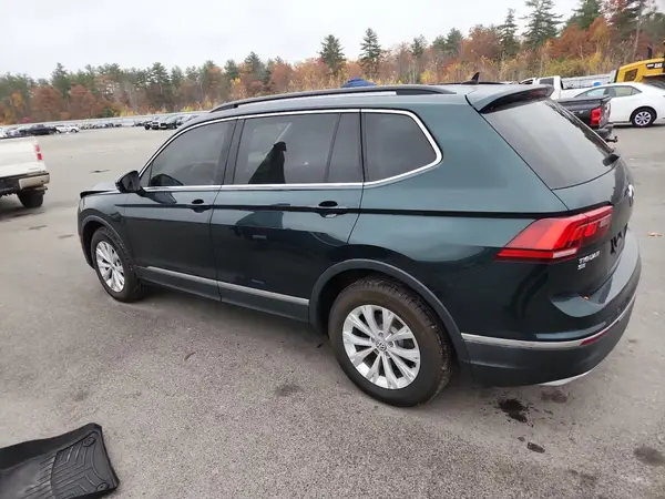 3VV2B7AX5JM057821 2018 VOLKSWAGEN TIGUAN - Image 2