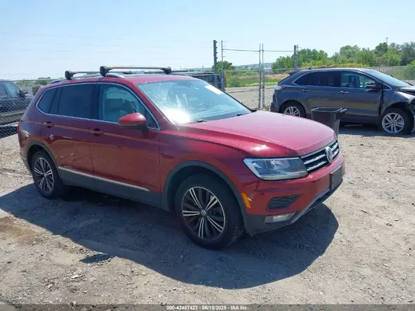 3VV2B7AX5JM067118 2018 VOLKSWAGEN TIGUAN - Image 1