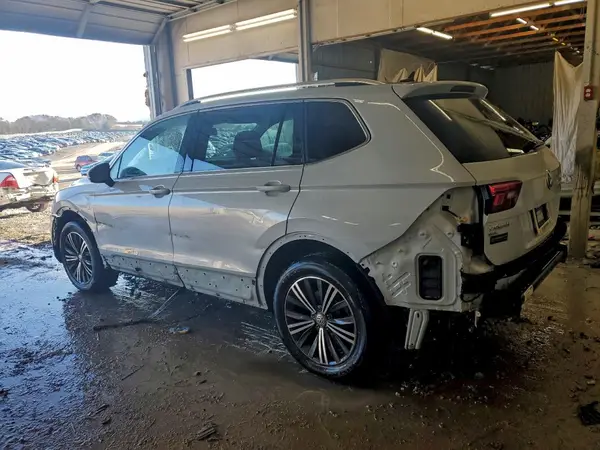 3VV2B7AX5JM068172 2018 VOLKSWAGEN TIGUAN - Image 2