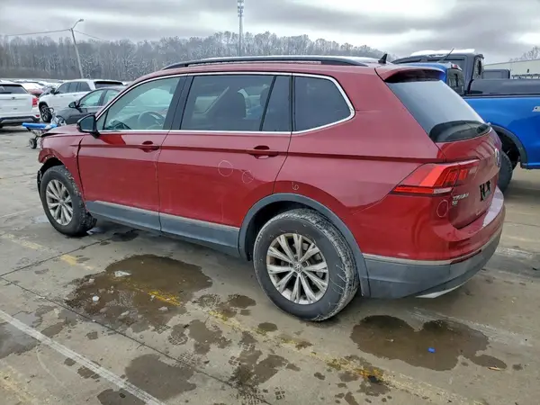 3VV2B7AX5JM068561 2018 VOLKSWAGEN TIGUAN - Image 2
