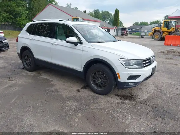 3VV2B7AX5JM071668 2018 VOLKSWAGEN TIGUAN - Image 1