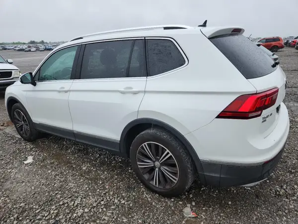 3VV2B7AX5JM081987 2018 VOLKSWAGEN TIGUAN - Image 2